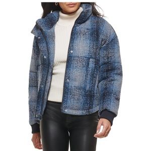 Levi’s NWT 🏷️ WOOL PUFFER JACKET size small